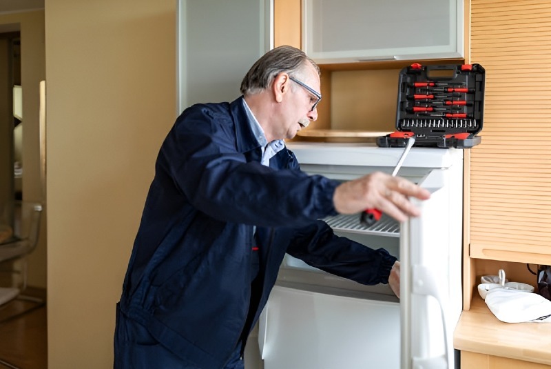 Refrigerator repair in La Puente